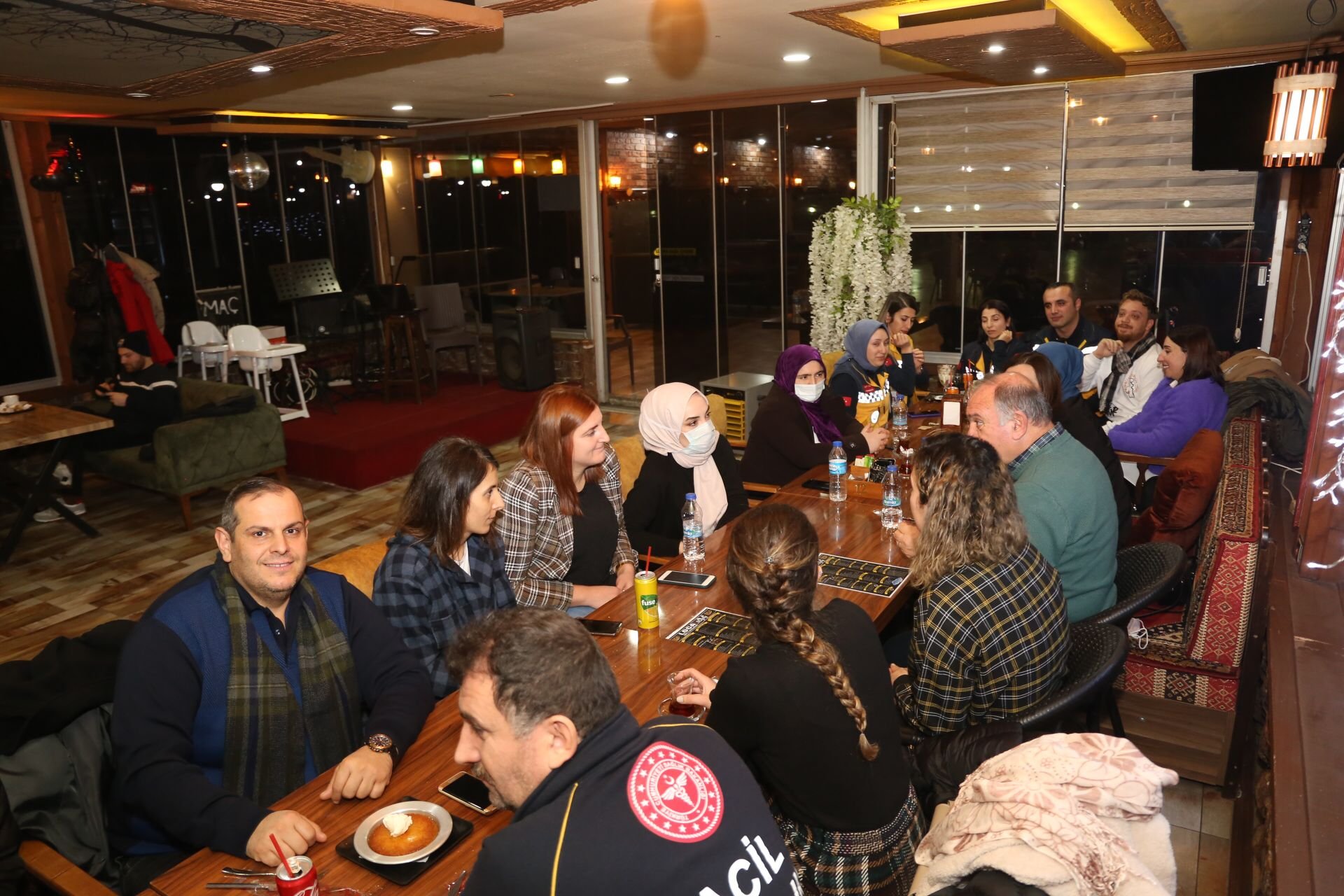 Başkan Kurdoğlu’ndan 112 Sağlık Çalışanlarına yemek ziyafeti.