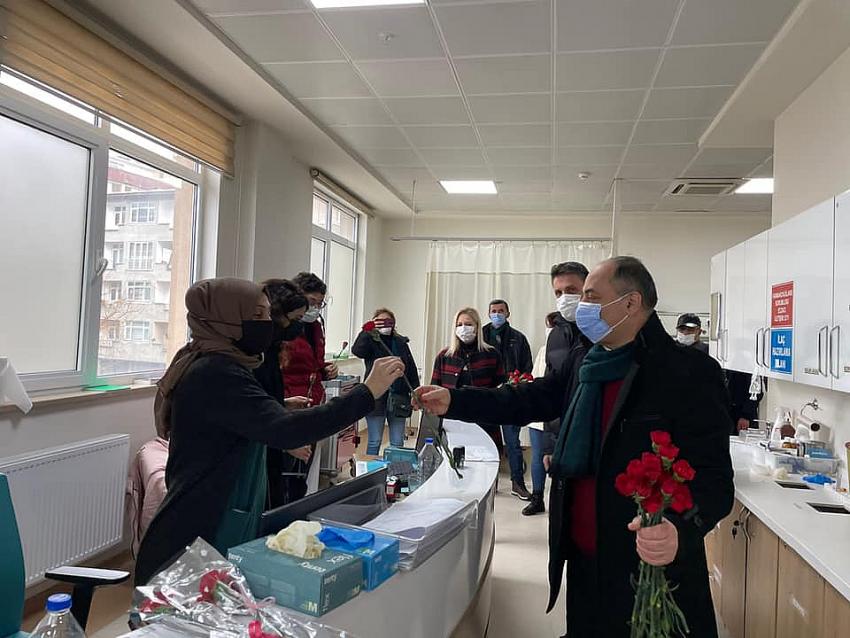 AK Parti  Arhavi İlçe Teşkilatı'ndan  Tıp Bayramı ziyareti