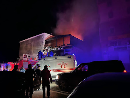 Artvinde bir kafede çıkan yangında çıktı 8 kişi yaralandı